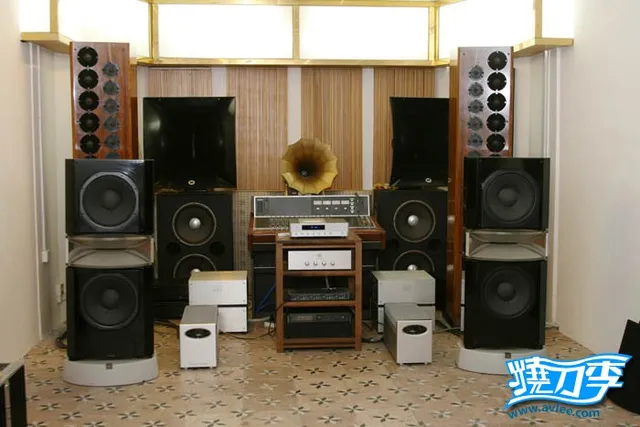十八子视听会所 ----- JBL 9500 监听系统
