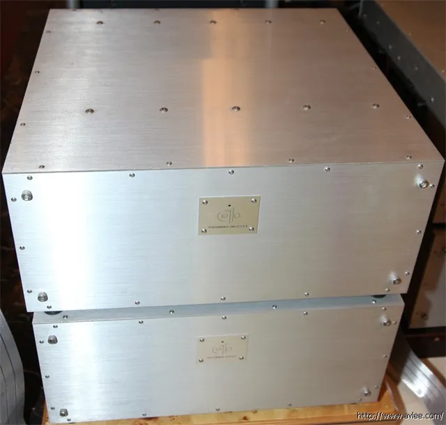 馆主李积回总经理碧桂园家HIFI 丹拿试听房