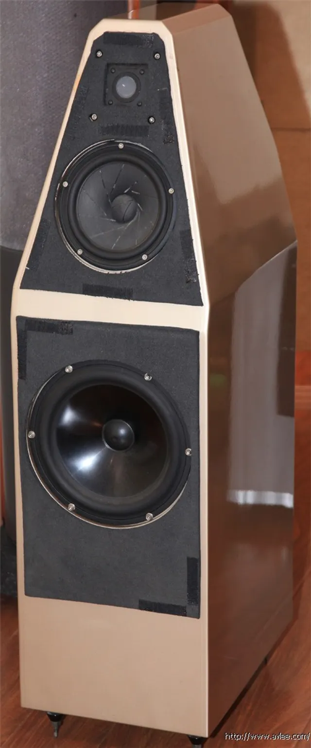 音响博物馆-第5试听室更新音响器材