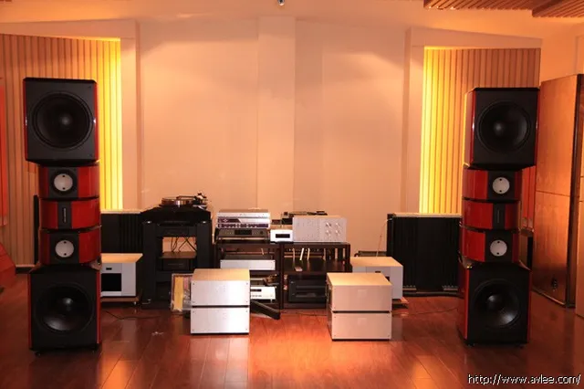 音响博物馆—第14号试听室更新音响器材