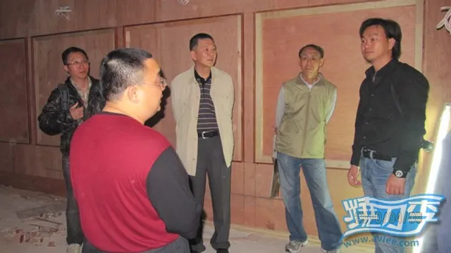 发烧友聚集察看博物馆装修最新状况