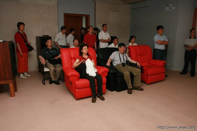 各地发烧友亲临博物馆参观体验