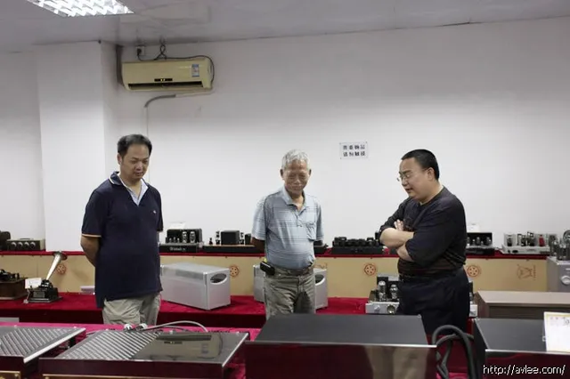 香港张师傅与连道夫代理