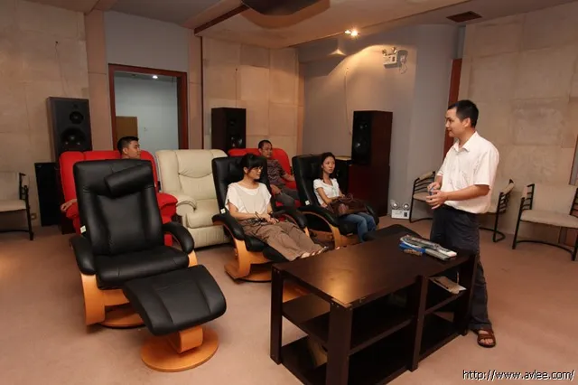 阳东电视台人员来博物馆采访