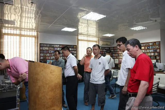 广州唱片销售商吴明仕和吴明夫等人来访