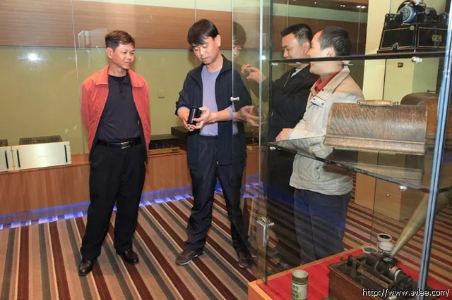 茂名发烧友与游客