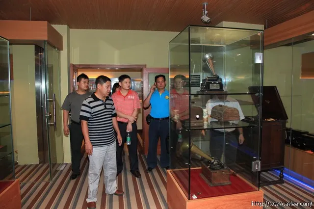 军分区领导来访世界发烧音响博物馆