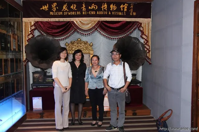 佛山市保利水城商业经营有限公司副总经理欧美珊一行三人来访世界发烧音响博物馆