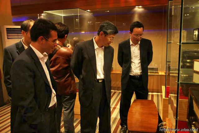 广东省农业银行领导一行五人在中国农业银行阳江分行郑志昂先生的陪同下到世界发烧音响博物馆参观欣赏