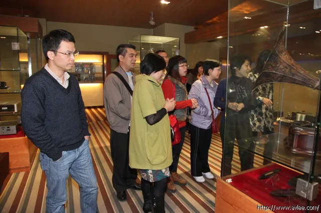 农工党市委会20人亲临世界发烧音响博物馆参观体验