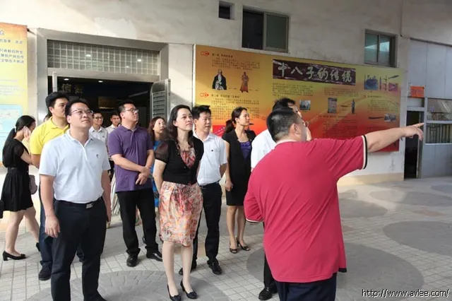团省委书记、党组书记曾颖如,市委常委、市委统战部部长岑国健,团阳江市委书记陈佳钦一行人到十八子集团参观指导
