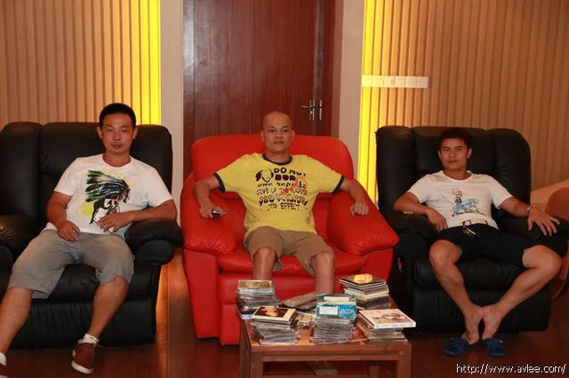 广西游客一行3人到世界发烧音响博物馆参观交流