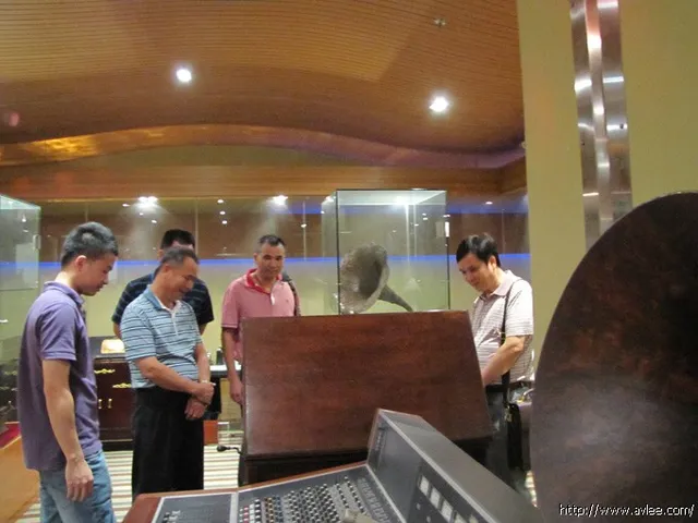 北惯派出所领导到世界发烧音响博物馆参观交流