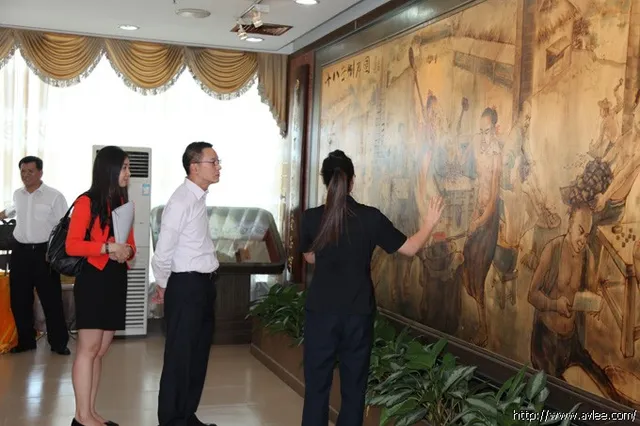 香港驻粤办主任朱经文等领导莅临阳江十八子集团有限公司考察调研