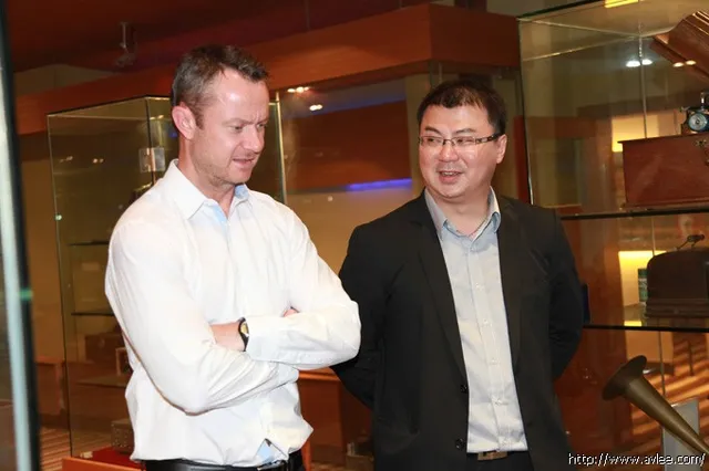 山特维克公司员工Mikael Hansson到世界发烧音响博物馆参观交流