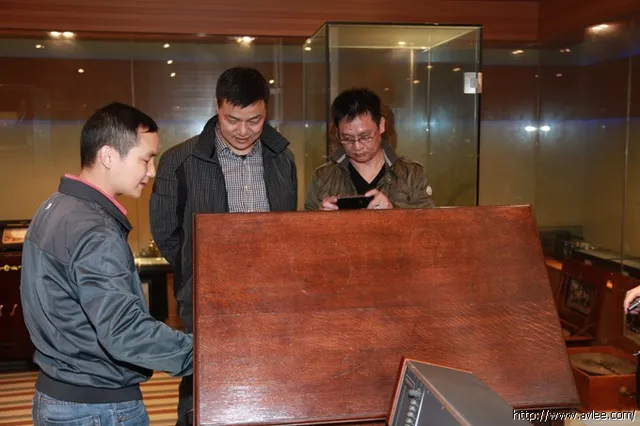 汕头爱声电器行音响发烧友莅临世界发烧音响博物馆参观交流