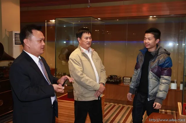 招商银行湛江分行刘晨晓副行长莅临世界发烧音响博物馆参观交流