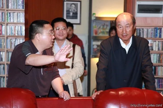 原安徽省委书记、省长、省政协主席卢荣景莅临阳江十八子集团有限公司考察调研