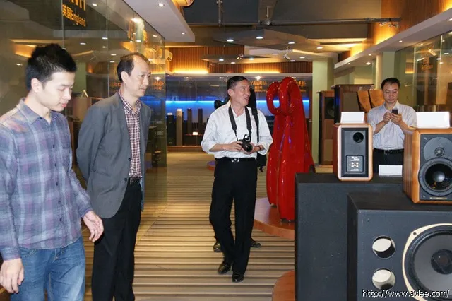 海关领导一行4人到世界发烧音响博物馆参观交流