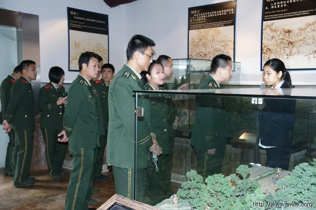 阳江市边防检查站领导一行17人到十八子集团有限公司考察调研