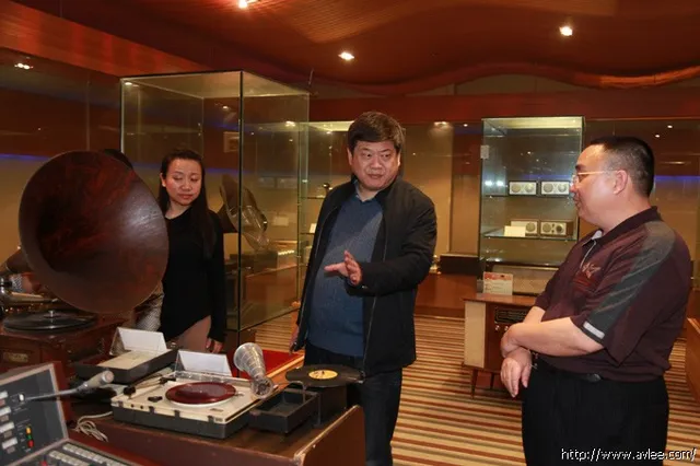 中国对外文化集团文化顾问刘雪枫莅临世界发烧音响博物馆参观交流