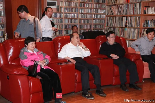 国家口岸办马司长、省口岸办郑名乾副巡视员等领导莅临阳江十八子集团有限公司考察调研