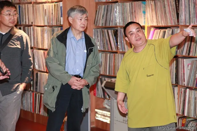 以乐会友 畅古谈今