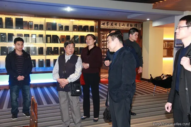 中国书法家协会会员、中国国风书画研究院副院长高凯明先生莅临世界发烧音响博物馆参观交流