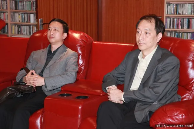 海关领导一行5人莅临世界发烧音响博物馆参观交流