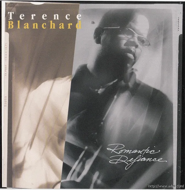 JAZZCD推荐01633 Romantic Defiance