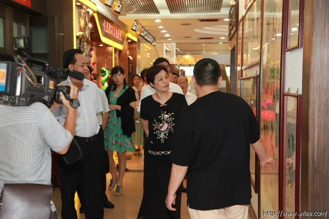 第十一届全国政协委员、广东省政协副主席陶凯元莅临十八子集团有限公司考察