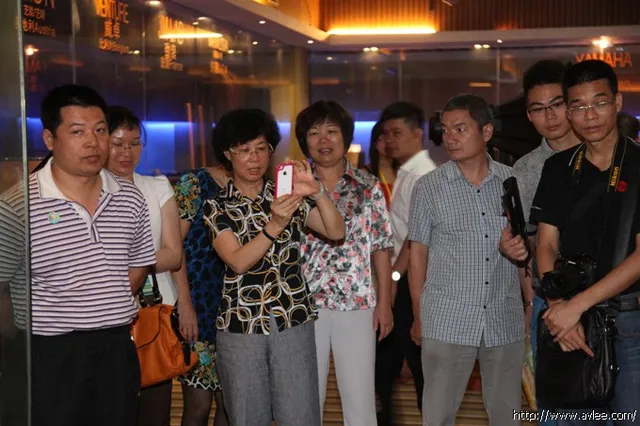 广东省财政厅党组成员、副厅长沈梅红到世界发烧音响博物馆考察