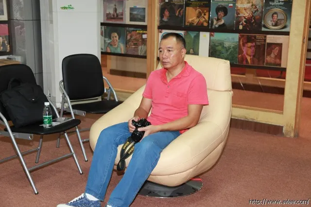 视听前线主编张戈到世界发烧音响博物馆参观体验