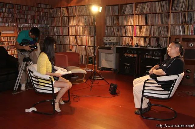 佛山电视台《古董》栏目对李积回总经理进行采访