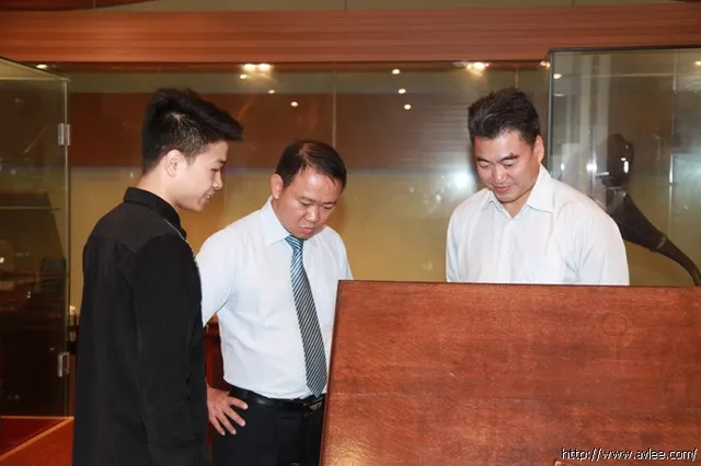 江门招商银行朱行长莅临十八子集团有限公司考察