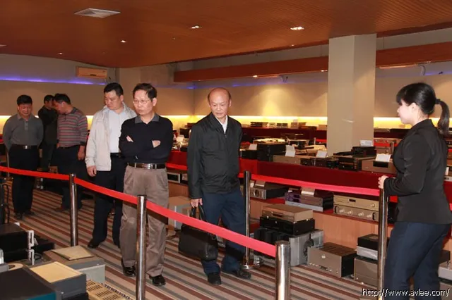 国家安监局领导一行莅临十八子世界发烧音响博物馆考察调研