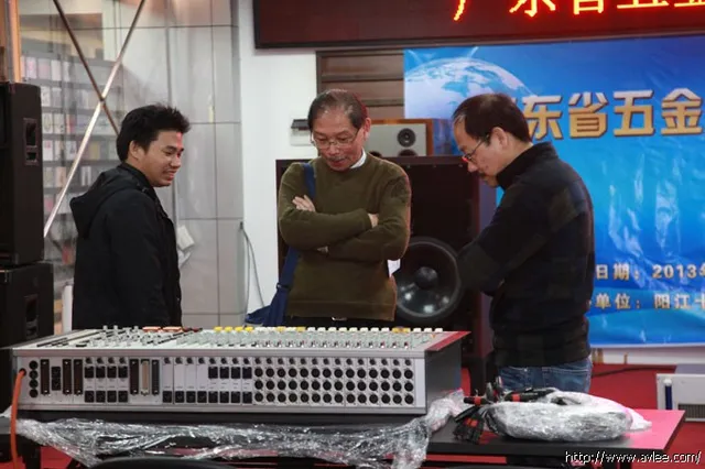 亚洲电视有限公司副总裁刘建城陪同一众香港发烧友到世界发烧音响博物馆参观