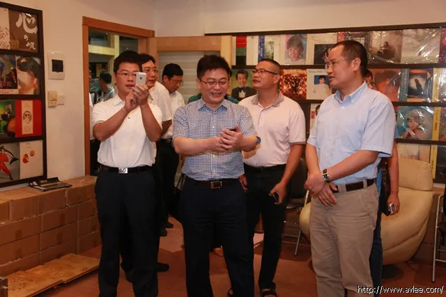 广州市委常委,宣传部部长甘新等一行领导莅临十八子世界发烧音响博物馆考察指导