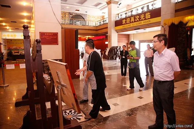 2014年10月11日,广东省电视台杨台长一行6人专程到访阳江十八子集团公司
