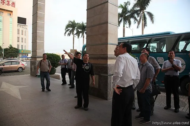 2014年10月20日中国轻工商会餐厨分会陈会长一行50人到访阳江十八子集团公司