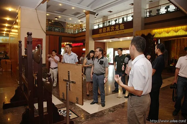 2014年10月24日韶关市新丰县陈常委一行10人到阳江十八子集团参观