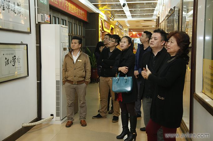 2015年2月11日,广东省旅游质量监督管理所张莉莉副所长和深圳市风景智联科技有限公司齐乃功旅游市场总监一行10人到访十八子集团世界发烧音响博物馆。