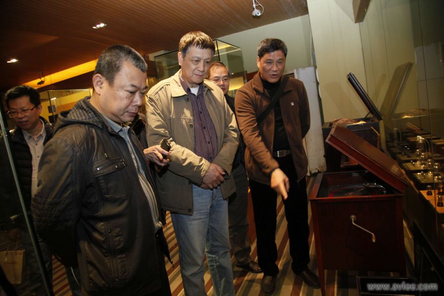 2015年2月10日广东音像城发烧俱乐部陈进副总及程国平主任到十八子集团参观