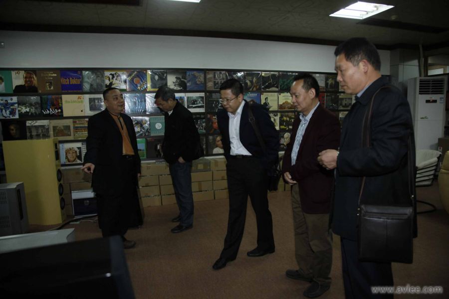 2015年4月9日广东省产业发展促进会一届第二次会长办公会议在十八子集团二楼世界发烧音响博物馆成功召开