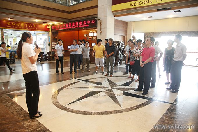 吴川开发区领导一行到阳江十八子集团参观