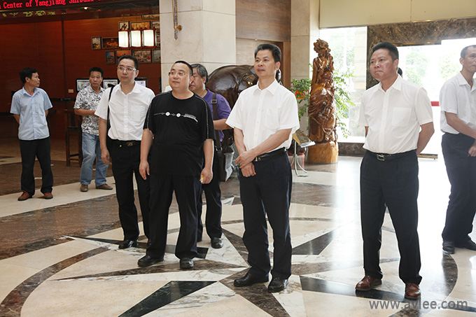 广东省工商联党组书记、广东省委统战部副部长郭汉毅一行莅临阳江十八子集团参观指导