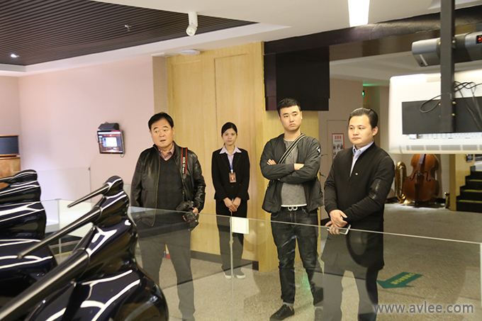 中国央企中国通用技术集团董事长(原湖南省副省长)贺同新先生一行到阳江十八子世界发烧音响博物馆参观指导