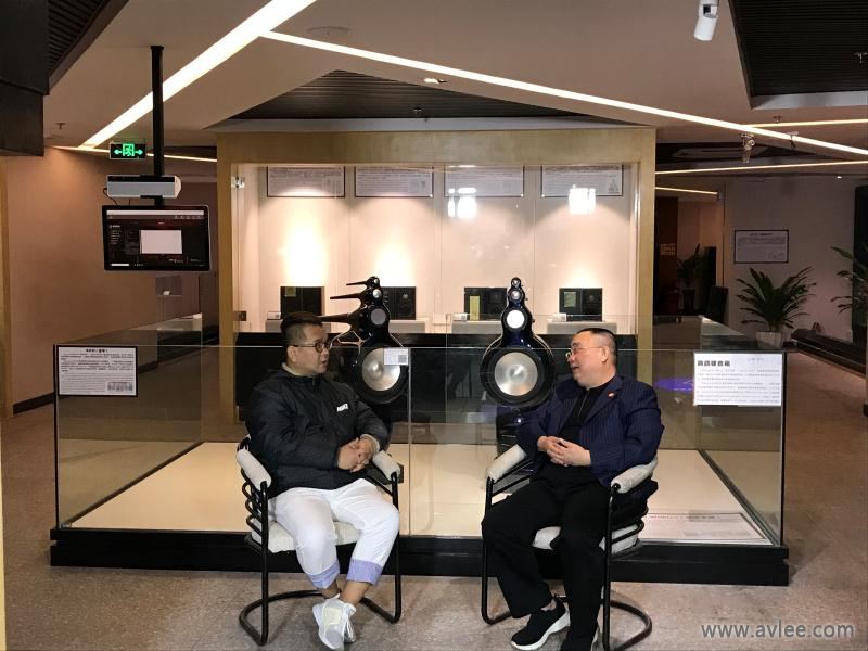 HIENDY主编Andy Woo与“烧刀李”之间的音乐探讨