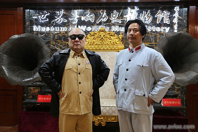 陈毅特型演员符漢,毛泽东扮演者李泽一行到阳江十八子世界发烧音响博物馆参观指导