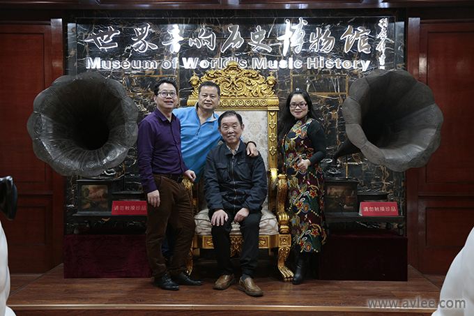 龚耀年老师一行到世界发烧音响博物馆参观指导